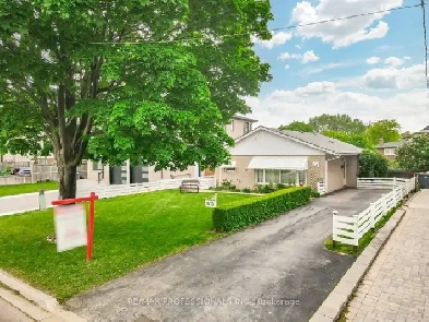 Highly sought-after street, 7638 Redstone Rd in Mississauga Image# 5