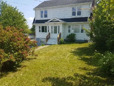 Spacious 4-Bedroom Home Near Long Lake - Available August 1st! Image# 16