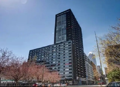 3 1/2 Downtown Montreal with  Interio Garage Image# 1