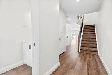3 Bedroom Townhome For Lease Image# 5