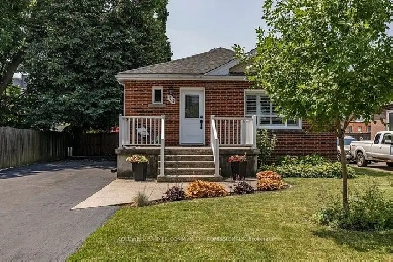 Beautifully Renovated Brick Bungalow Image# 1