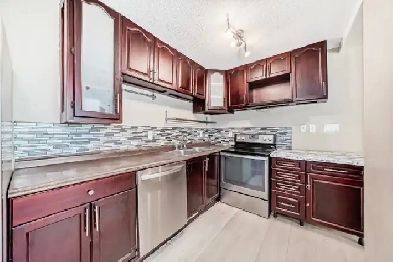 3 bedroom condo newly renovated $94,900 Image# 1