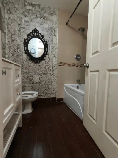 Nice 2nd Floor One Bedroom Apartment $1680 Image# 3