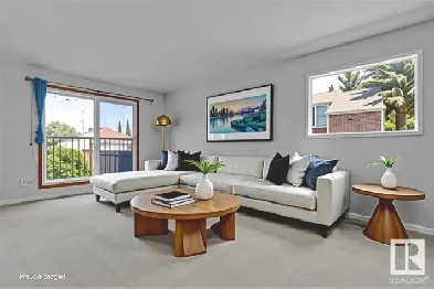 Central Corner Unit Townhouse w/Low Condo Fees Image# 9
