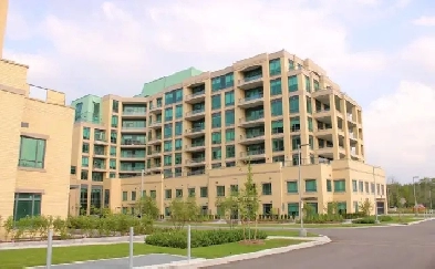 Modern Corner unit 2-Bed, 2.5-Bath Condo in Prime Stouffville! Image# 1