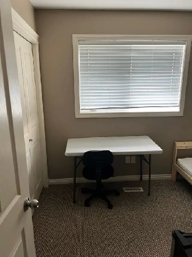 Room for rent in well kept & quiet home Image# 1