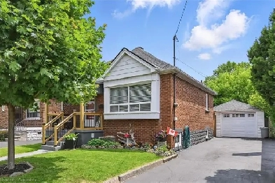 Home with Separate Basement Suite in Prime Location Image# 14