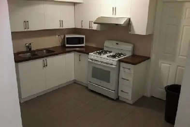 room near Ryerson U Image# 1