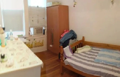 Room on main floor for rent, 5 min walk to U of W Image# 1