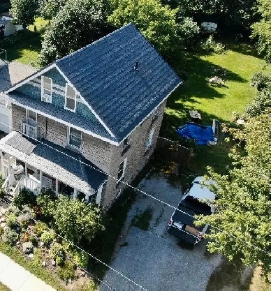 Charming Duplex in quiet neighborhood. Image# 1