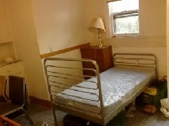 One room on main floor for rent, walk to U of W Image# 1
