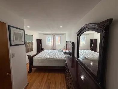 Luxury Summer Stay in Applewood, Mississauga Image# 3
