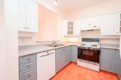 South Facing Corner Unit At Hawthorn Park 55 ! Image# 2