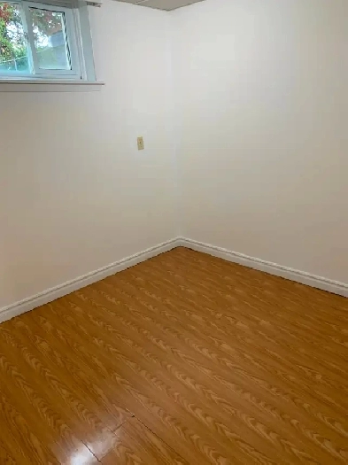 North York Detached House Lower Level one bedroom Image# 1
