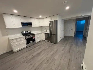 Legal basement suite $1250 including utilitys Image# 3