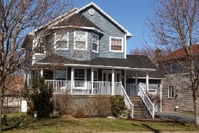 Fabulous 4 bdrm house next to schools, can be part furnished Image# 8