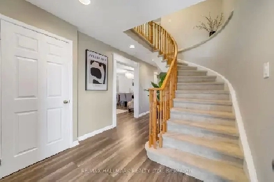 4 Bedroom beautiful house for rent in Richmond Hill Image# 1