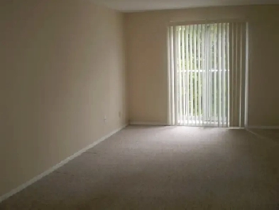 Bright Centrally Located 2 Bedroom Condo Image# 9