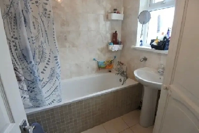 Spacious and well-maintained one-bedroom flat available Image# 1