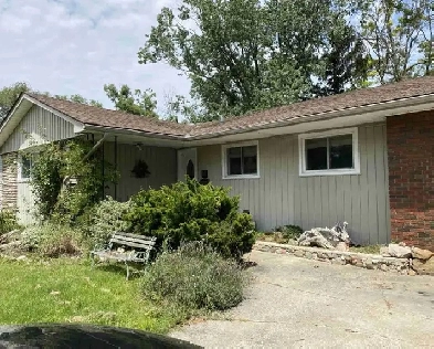 student room for rent Image# 1