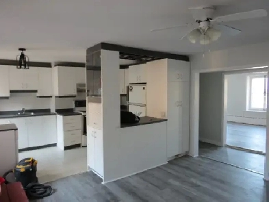 Superbe grand 5 1/2 sur 2 étage, Terrasse privée, Vieux-Port Image# 10