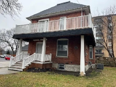 Charming Basement 1-Bed Apartment in Sarnia’s Central Core $1095 Image# 1