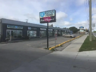 For Lease, 2082 Ness Strip Mall,   Unit 9, 1,219 ft2 Image# 1