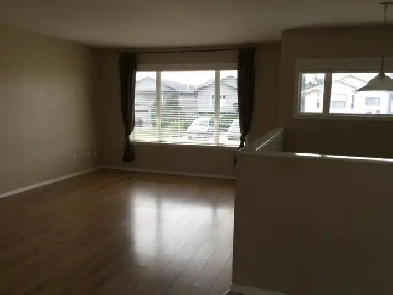 3 BDRM  ,Duplex, Clean. Image# 8