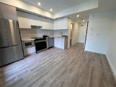 Modern Studio in Surrey Central – Walk to SkyTrain Image# 4