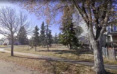 VERY UNIQUE HIGH RISE ZONE! DOUBLE CORNER LOT! Image# 1