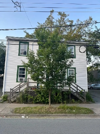 3 bed   1 off North Street on the Halifax peninsula Image# 10