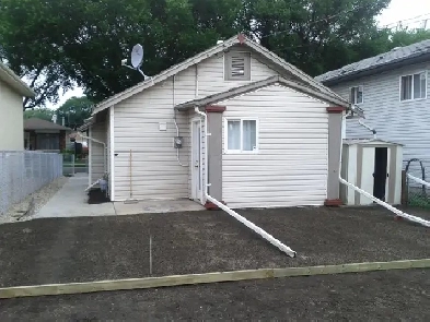 Small home 2 bed fenced pets ok $1250 Image# 1