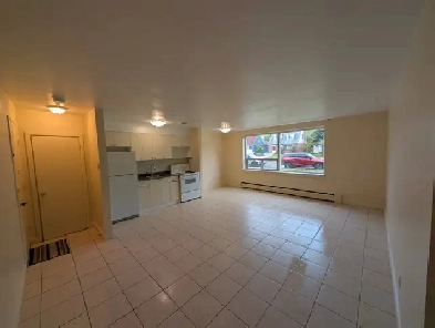 Large 2 Bedroom Apt available at 365 Melvin Avenue, Hamilton! Image# 5