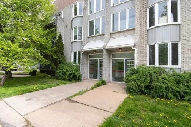 1700$Condo 2 chambr. – 969 pi². Stationnement intér. Dispo 1 jul Image# 2