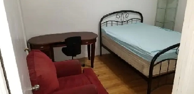 Chambre meublée – Furnished Room (métro Monk) Image# 1