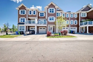 2 Bed 2.5 Bath - Townhouse Image# 6