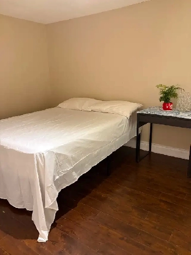 1 Bedroom 1 washroom basement suite for rent at Oakville Image# 4