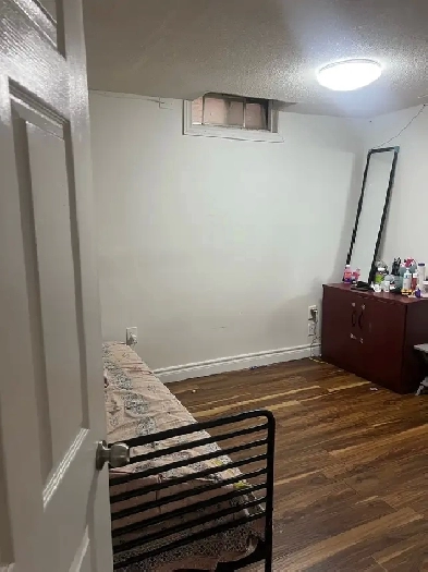 room for rent Image# 1