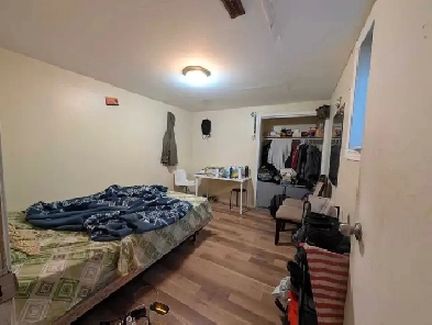 Private room for rentCA$600 / Month starting August 1st Image# 1