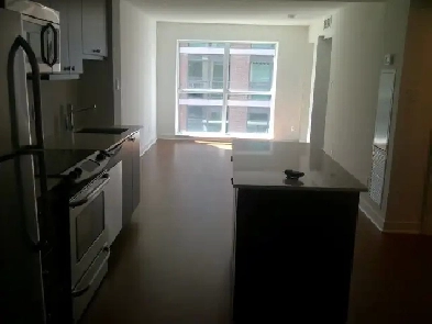 Queen St. W Image# 1