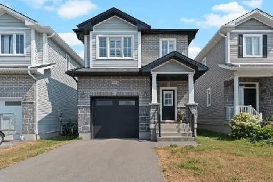 Beautiful 3 Bedroom, 2.5 Bathroom Home in Woodhaven Image# 4