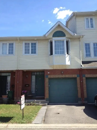 3 bdrm townhouse near General Hospital Image# 1