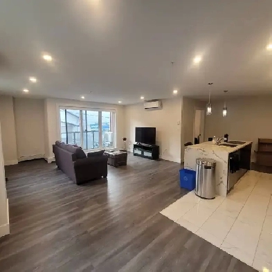 September 1 Lg. 2 Bedroom 2 Bath Apartment Bloomfield St Heat In Image# 3