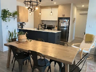 Superbe logement à louer style Penthouse LIBRE (voir inclusions) Image# 1