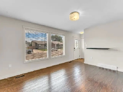 FULLY DEVELOPED BUNGALOW WITH 4 BDRMS 2 BTHS & GARAGE Image# 1