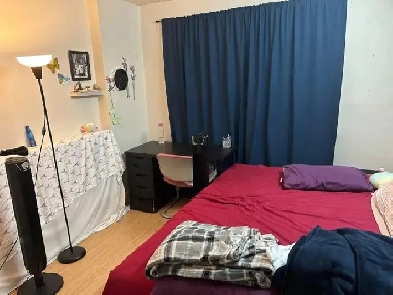 Master bedroom in a 2bhk available for rent Image# 2