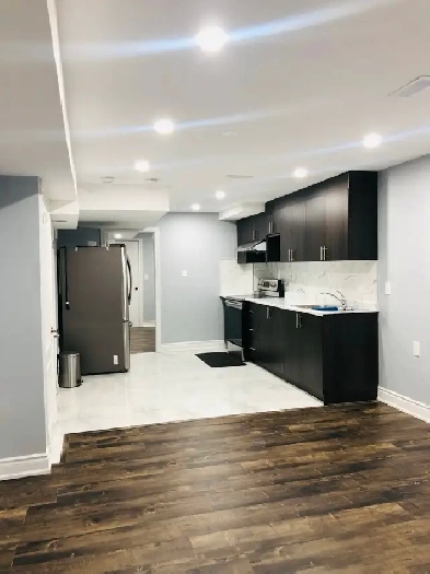 Legal 3-Bedroom, 2-Bathroom Basement Apartment | Separate Entran Image# 4