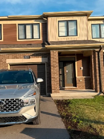 FOR RENT: 3 BED, 4 BATH TOWNHOME IN QUINN’S POINTE, BARRHAVEN Image# 7