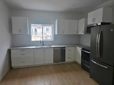 Brand New 2 bedroom 1 bathroom coach house in Collingwood! Image# 1
