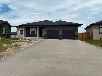 OPEN HOUSE SAT 1-3 JULY 19. New Bungalow in Steinbach, MB Image# 6